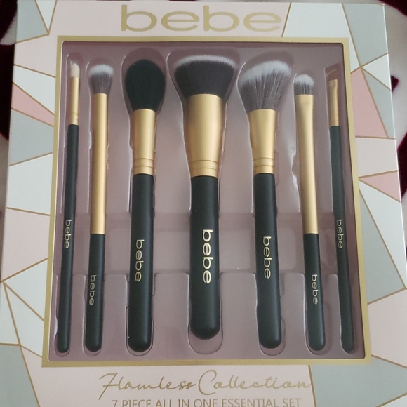 bebe Other - New Bebe makeup brushes